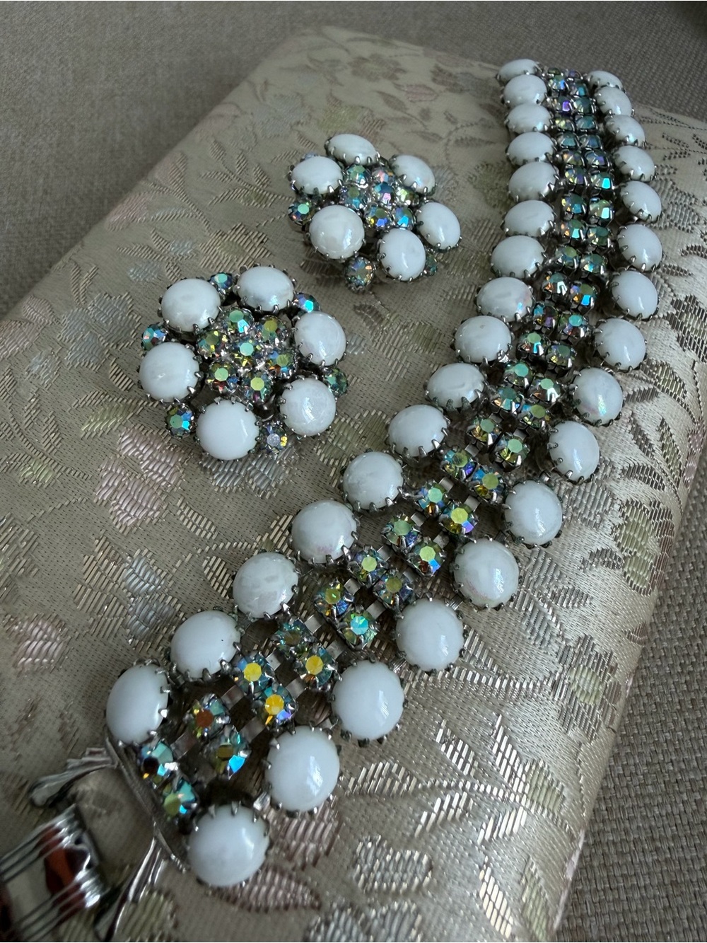 Continental White Milk Hlass Bracelet with Matching Clip-On Earrings